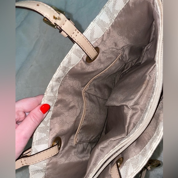 Michael Kors Cream Monogram Handbag - Picture 5 of 5